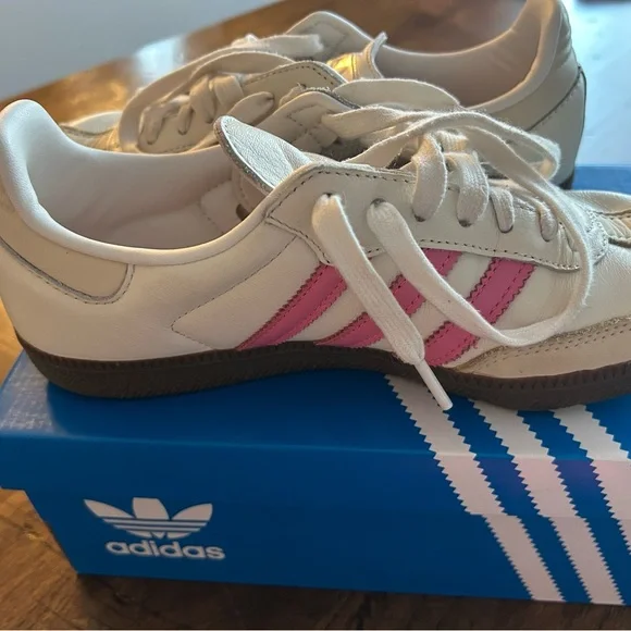Women’s Adidas Sambas sz. 7 1/2 pink stripes. Worn 2-3 times great condition. - Picture 2 of 6